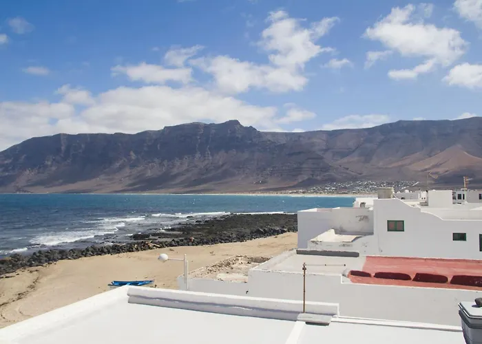 Caleta De Famara Primera Linea Con Balcon