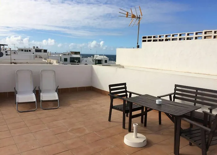 Caleta De Famara Primera Linea Con Balcon Teguise (Lanzarote)