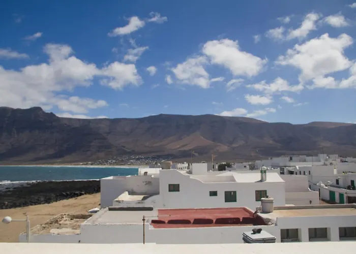 Caleta De Famara Primera Linea Con Balcon