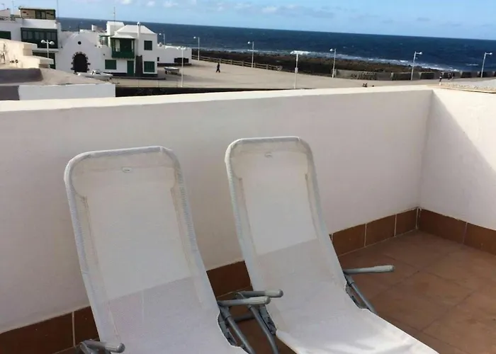 Caleta De Famara Primera Linea Con Balcon *