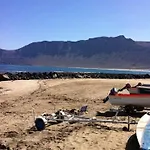 아파트 Caleta De Famara Primera Linea Con Balcon *
