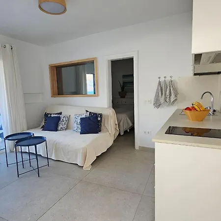Famara - Beachfront, Balcony & Ocean Views! Apartmán Teguise (Lanzarote)