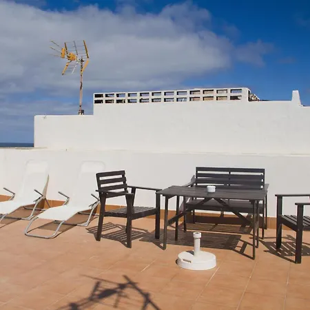 Apartmán Famara - Beachfront, Balcony & Ocean Views! *