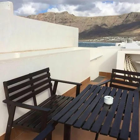 Famara - Beachfront, Balcony & Ocean Views! Apartmán *