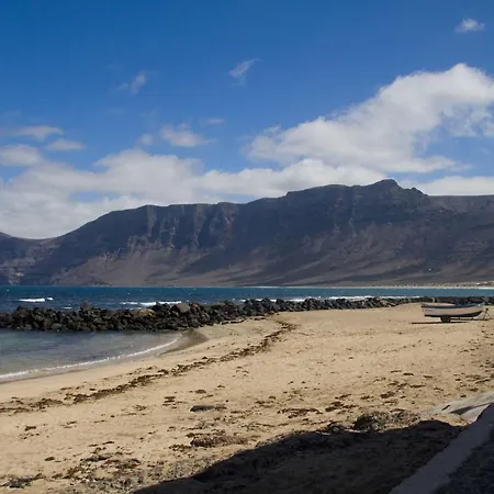 Apartmán Famara - Beachfront, Balcony & Ocean Views! *