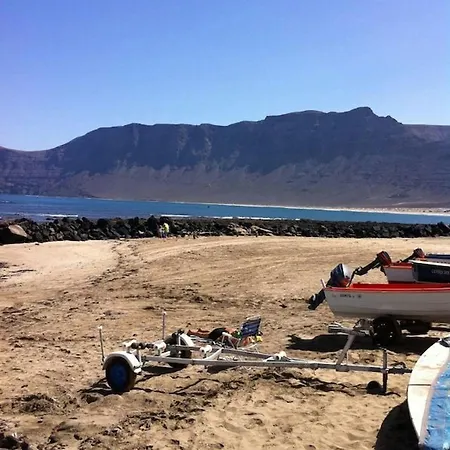 Apartmán Famara - Beachfront, Balcony & Ocean Views! *