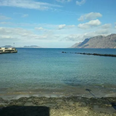 Apartmán Famara - Beachfront, Balcony & Ocean Views! *