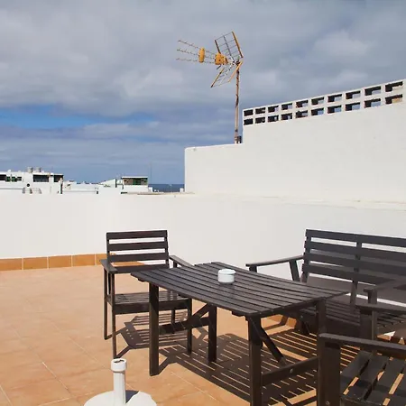Famara - Beachfront, Balcony & Ocean Views! *