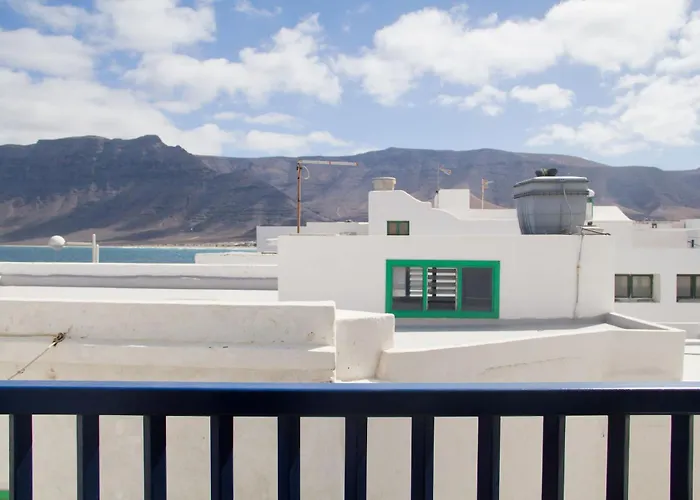 Caleta De Famara Primera Linea Con Balcon